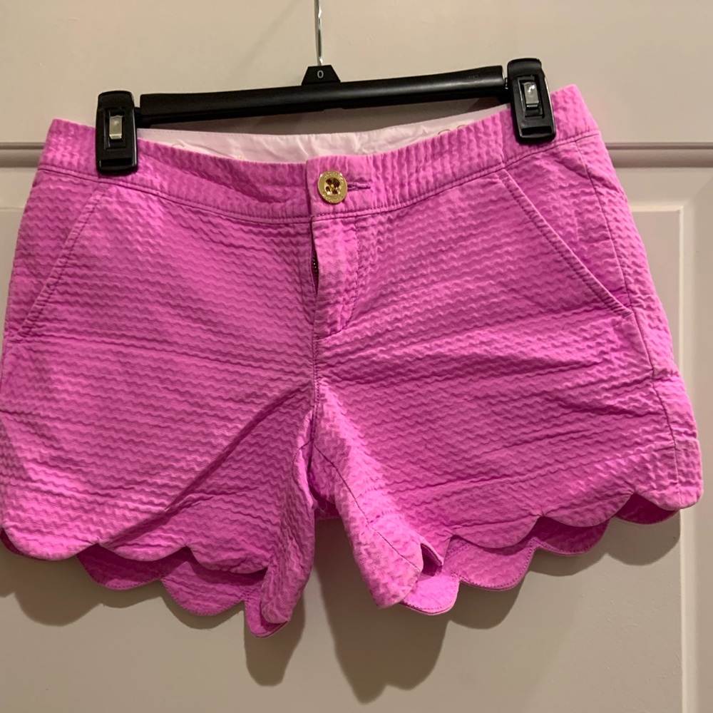 Pink scalloped Lilly Pulitzer shorts